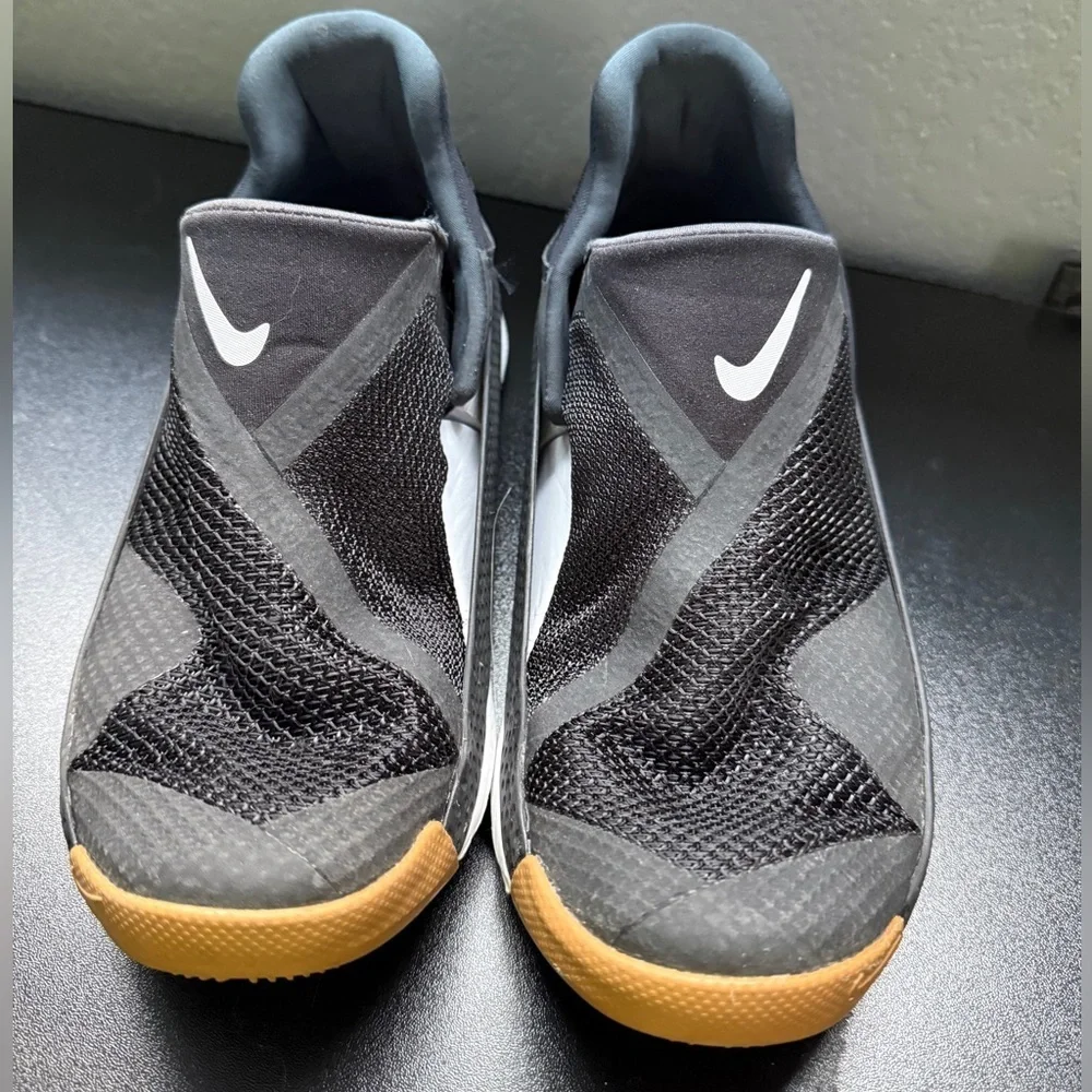 Nike Go FlyEase Black and White Mesh Gum Bottom Slip-Ons Women’s 7 ECU
